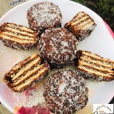 KHAJUR SANDWICH BISCUITS 330GM